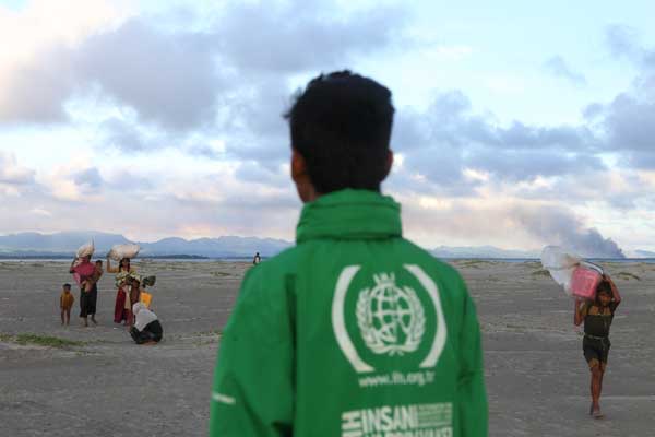 İHH, 75 bin Arakanlı’ya acil yardım ulaştırdı