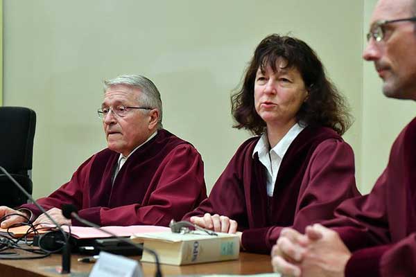 Almanya'da NSU davası ertelendi