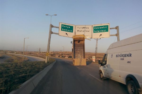 Ankara'da damperi açık kalan kamyon şaha kalktı