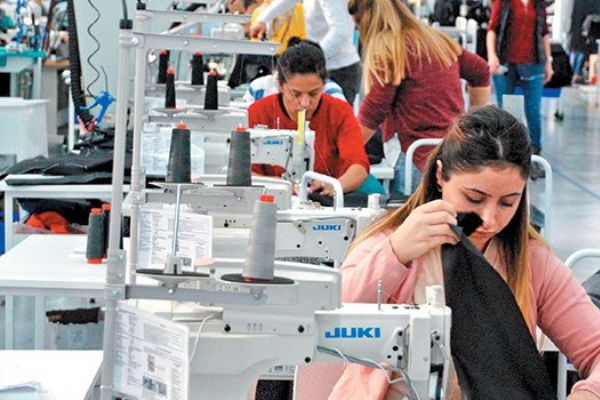 Tekstilin başkenti Osmanbey'de dükkanlar boşalıyor