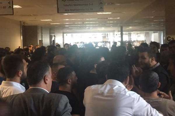 Şahinler ve Sarallar adliyede kavga etti