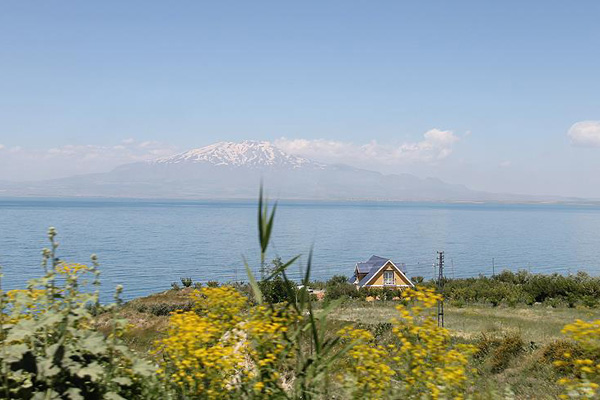 Van Gölü'nden 'temizlik' testi