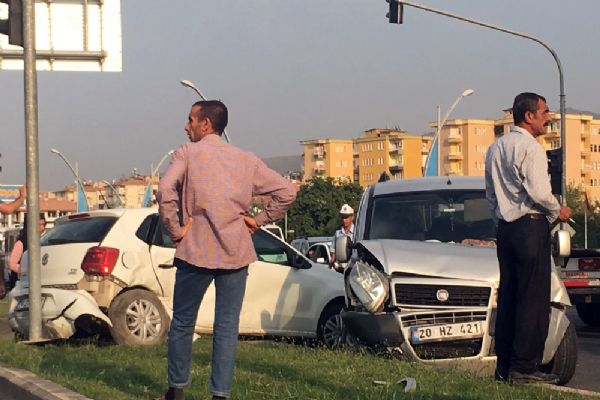 Malatya'da kaza: 2'si bebek 12 kişi yaralandı