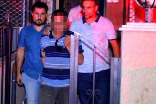 İzmir'de önce evini ateşe verdi, sonra intihara kalkıştı