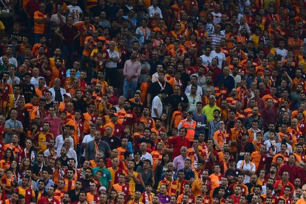 Galatasaray tribünlerinden Ramazan Köse'ye tepki