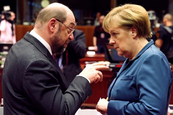 Angela Merkel: AB-Türkiye ilişkilerini askıya alabiliriz