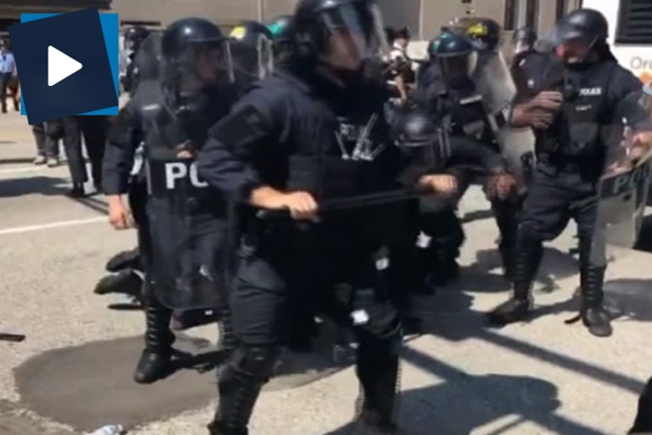 Siyahi genci öldürmekle suçlanan polis beraat etti, protestolar başladı