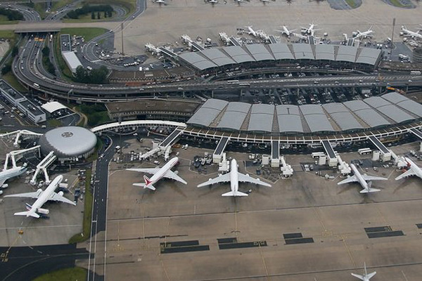 Paris uçağında alarm