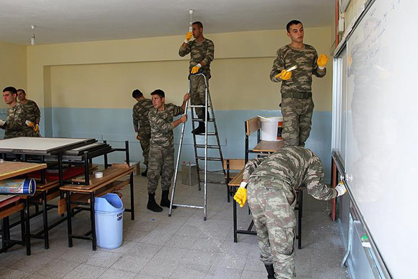 Mehmetçik'ten eğitime destek