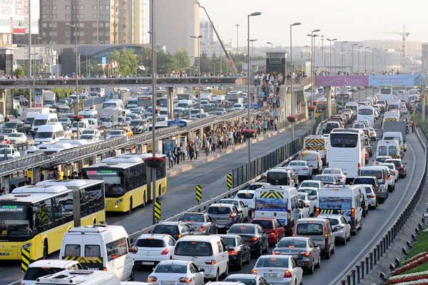 Okullar açıldı! İşte trafikte son durum