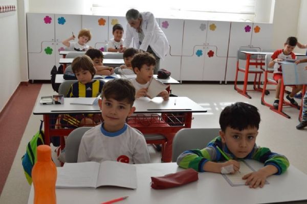 Okullarda ilk ders zili çaldı