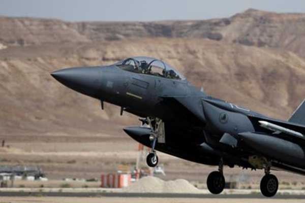 Katar, İngiltere'den savaş uçağı alacak!