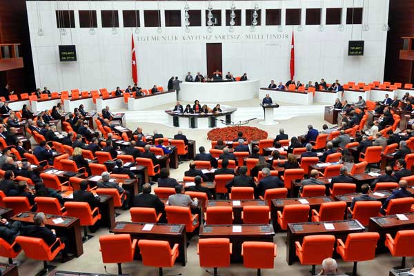 TBMM'de yeni dönem formülü: Vekile oda yerine parasını verelim