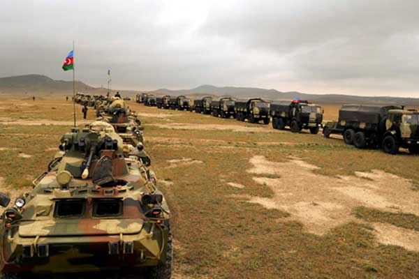 Azerbaycan'dan geniş kapsamlı tatbikat