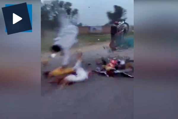 Motosikletler kafa kafaya çarpıştı!