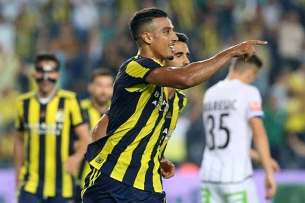 Fenerbahçe'de derbi öncesi Dirar sakatlandı