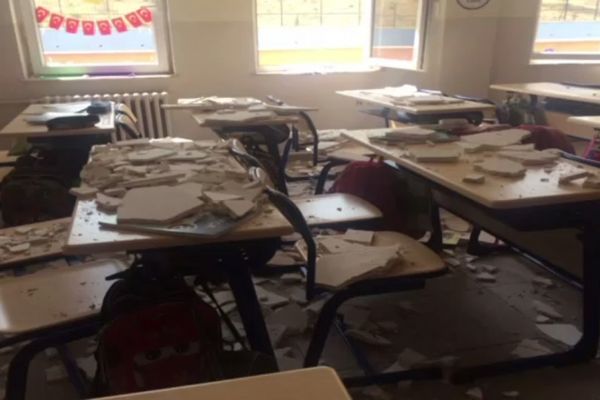 Ankara'da tavandaki alçılar öğrencilerin üzerine düştü: 3 yaralı