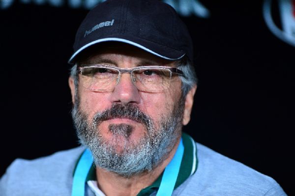 Reşit Akçay: Ağlamak için mazeret üretmeye gerek yok