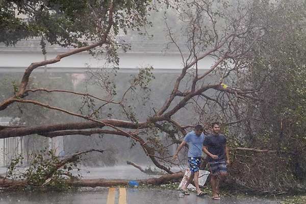 Atlantik'teki yeni kasırga Karayipler'i etkiledi