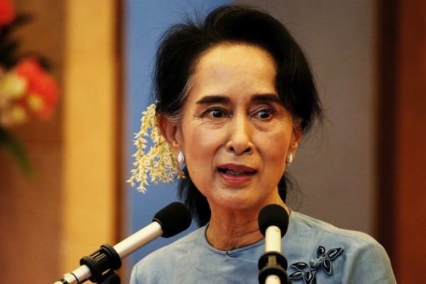 Myanmar kapıları kapattı!