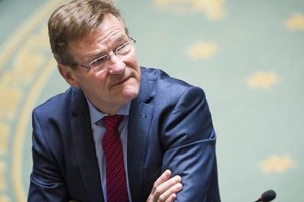 Van Overtveldt: Türkler, Türkiye’deki mal varlığını açıklasın!