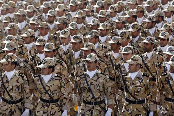 İran'dan İsrail'e: Yerle bir ederiz