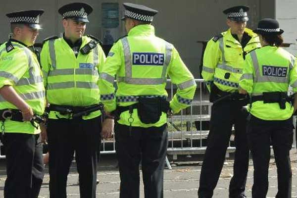 İngiltere'de şüpheli paket alarmı