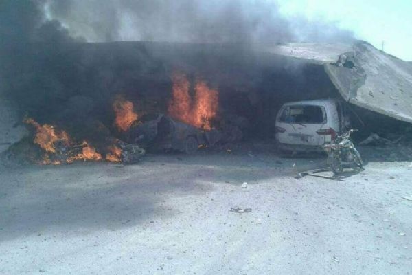 Suriye'de rejim uçakları okul ve hastaneleri bombaladı