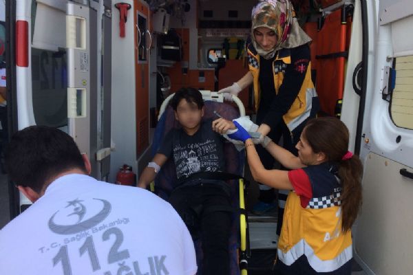 Kocaeli'de 8. sınıf öğrencisinin koluna demir parmaklık saplandı