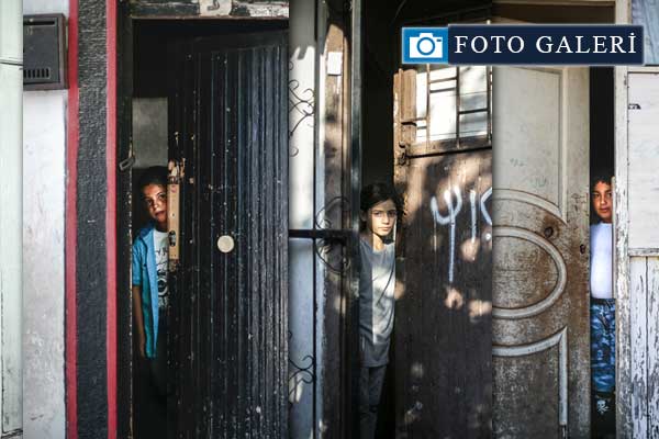 'Kapının ardındaki' Suriyeli çocuklar