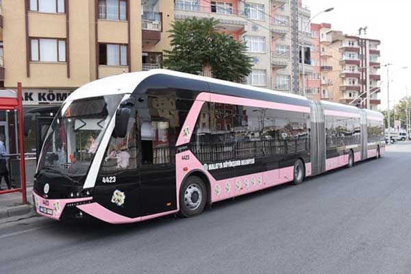 Pembe trambüse boykot çağrısı