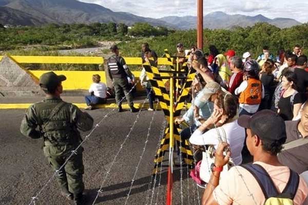 Kolombiya'da 65 bin kişi yerinden edildi