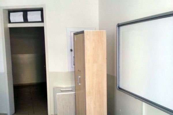 Bursa'da minik öğrenci 2 metrelik dolabın altında kaldı