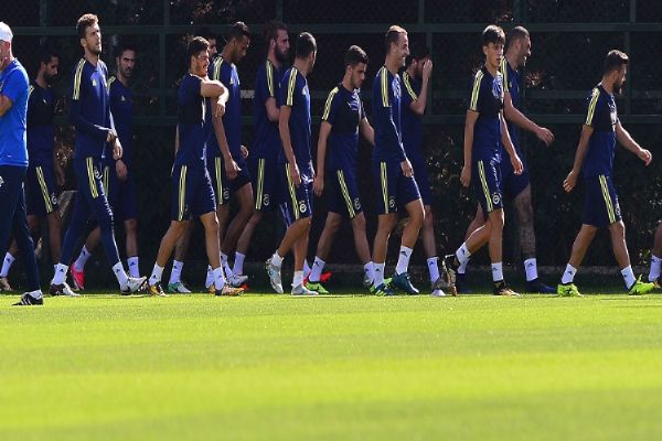 Martin Skrtel antrenmanın ilk bölümünde takımla çalıştı