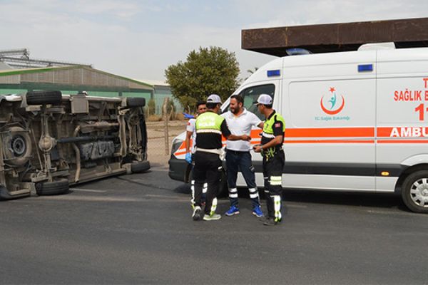 Manisa'da ambulans ile otomobil çarpıştı: 4 kişi yaralandı