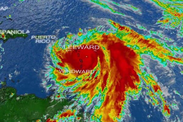 Kasırga Porto Riko'ya ilerliyor