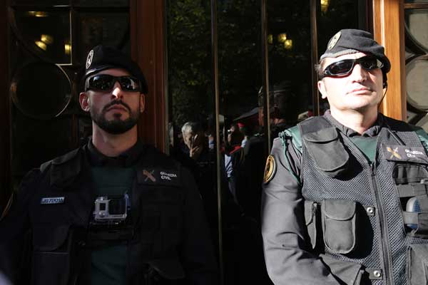 Katalonya'dan baskına ilişkin sert mesaj: İspanya, kırmızı çizgiyi aştı!