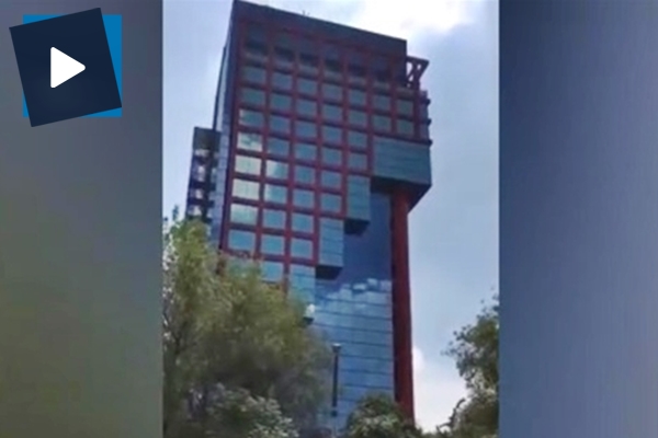 Bina beşik gibi sallandı!