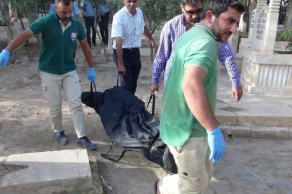 Şanlıurfa'da mezarlıkta başından vurulmuş erkek cesedi
