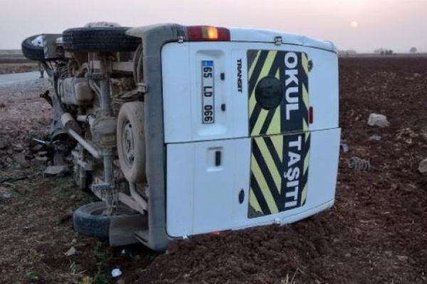 Siverek’te minibüs devrildi: 5 kişi yaralandı