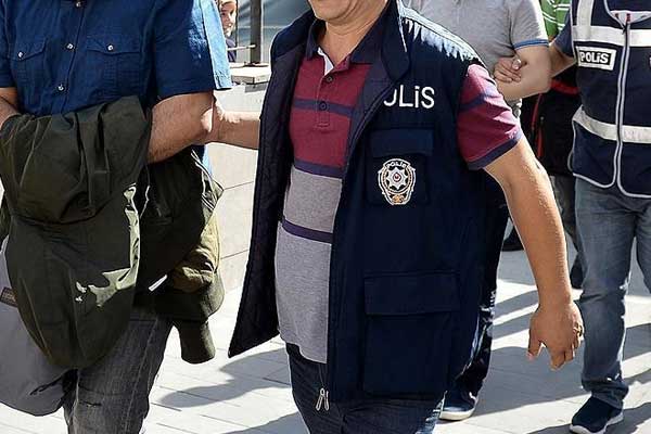 İzmir'de FETÖ operasyonu