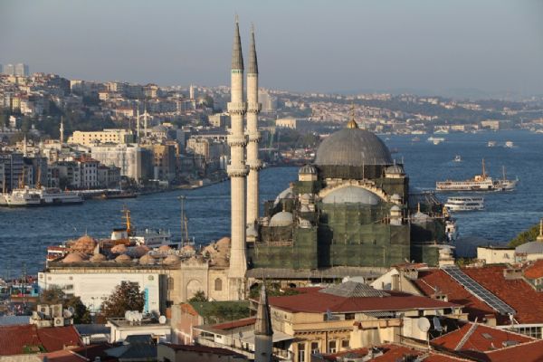 Eminönü Yeni Cami'nin kubbeleri ortaya çıktı