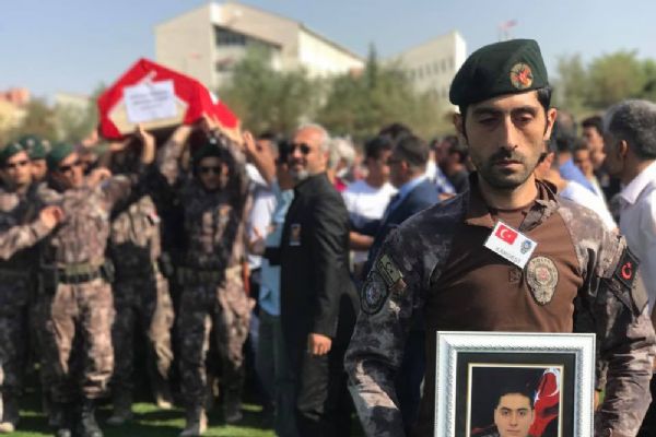 Şehit polis memleketi Adana'ya uğurlandı