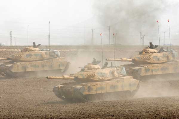 Reuters tatbikatı fotoğrafladı