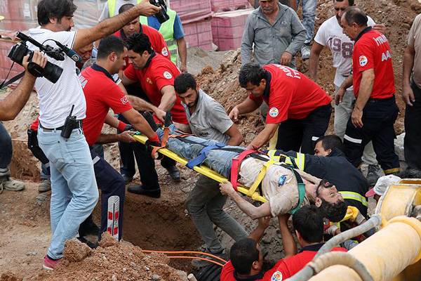 2 kişi göçük altında kaldı