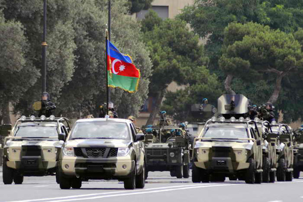 Azerbaycan ordusundan geniş çaplı tatbikat
