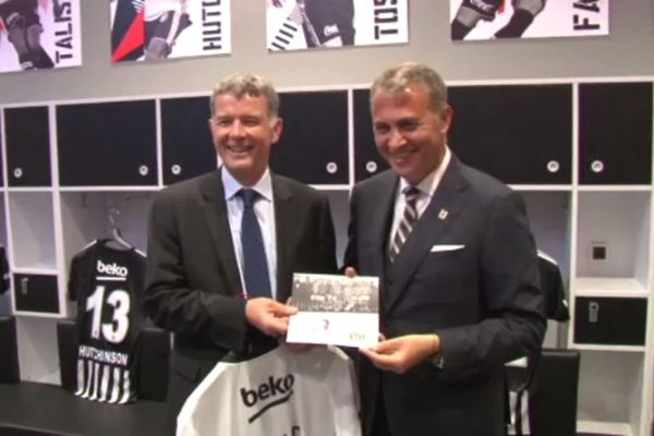 İngiltere Büyükelçisi Richard Moore, Beşiktaş kongre üyesi oldu