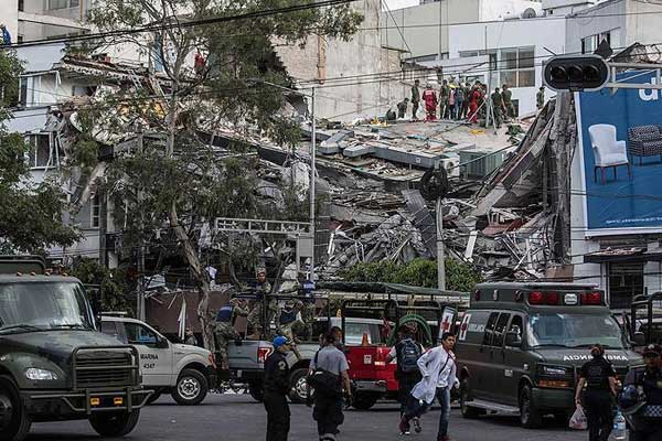 Meksika'daki depremde ölenlerin sayısı artıyor...