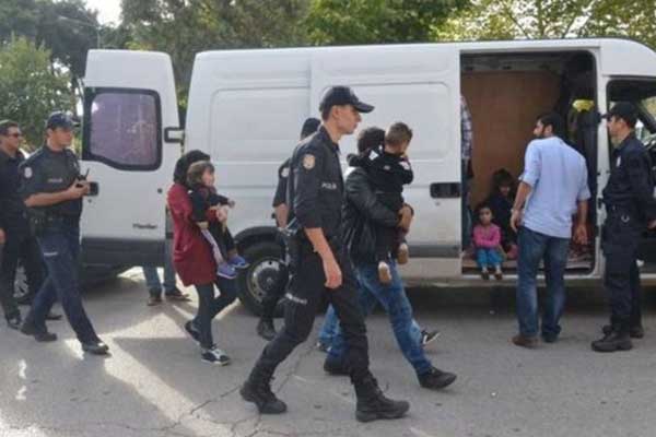 Kırklareli'nde 71 kaçak ve sığınmacı yakalandı