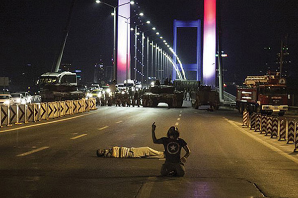 'FETÖ'cüler 3 bin kişilik fuhuş ordusu kurmuş'